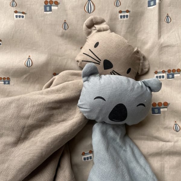 Arie hugging cloth Cobblestone