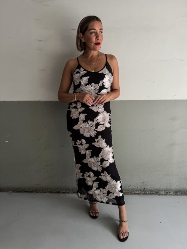 Black Elastic Pencil Dress with Embroidered Flowers