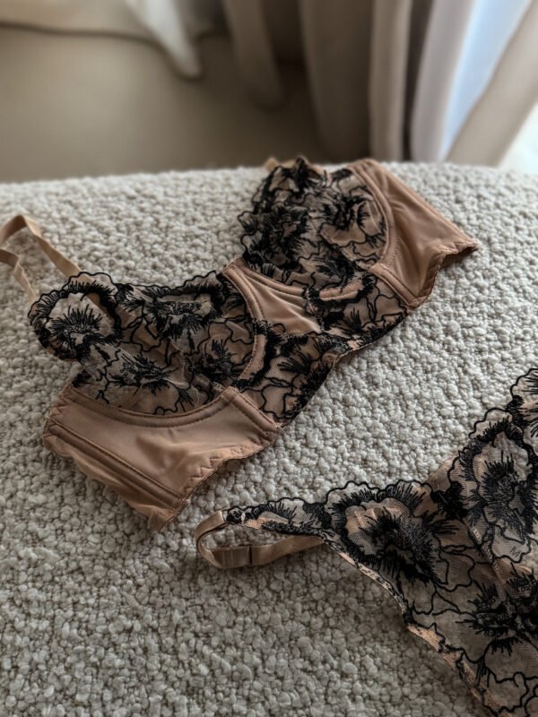 Lingerie Set with Lace Beige