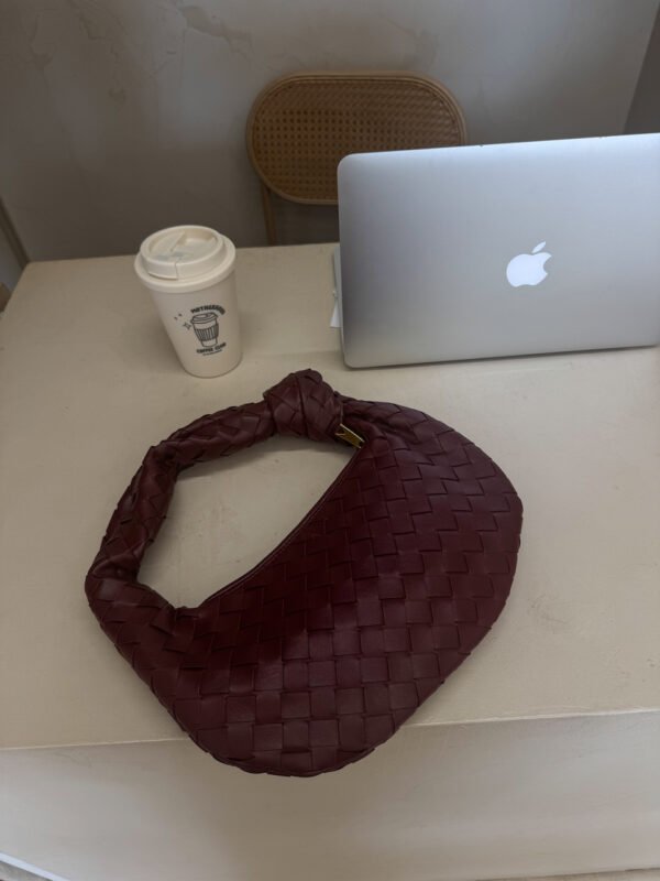 Burgundy Medium Size Handbag/Shoulder bag