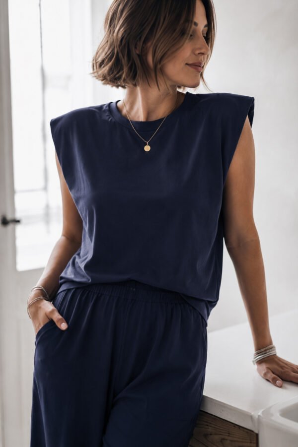Μπλούζα με Βάτες στους Ώμους σε Navy Blue