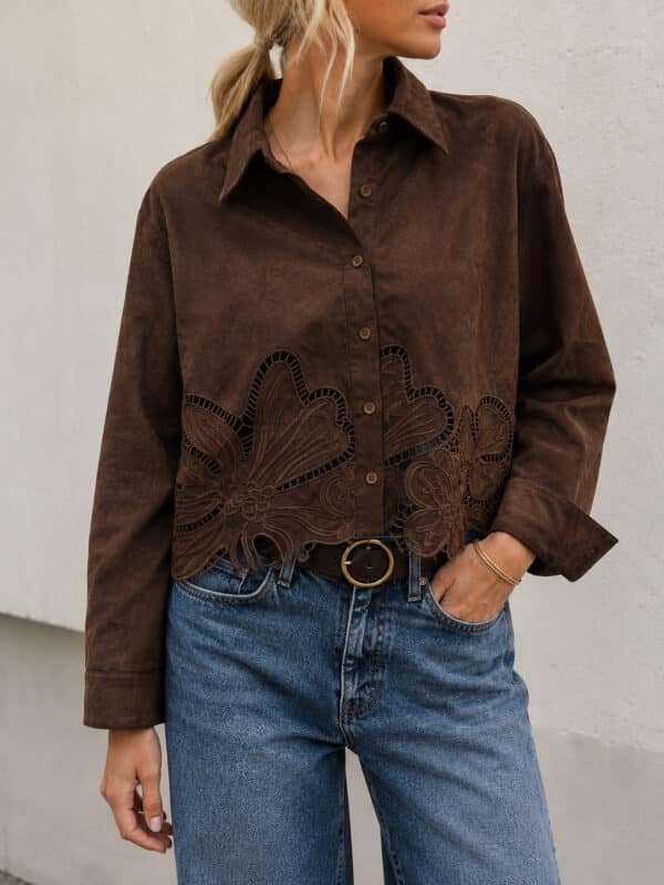 Καφέ Suede Κοντό Πουκάμισο με Floral Cut-Out Λεπτομέρεια